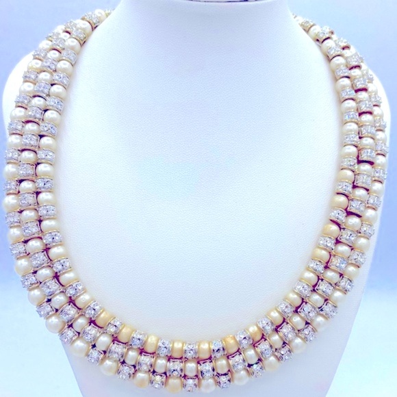 Vintage Jewelry - Vintage Statement Faux Pearl /Rhinestone Gold Tone Collar/Choker Beaded Necklace
